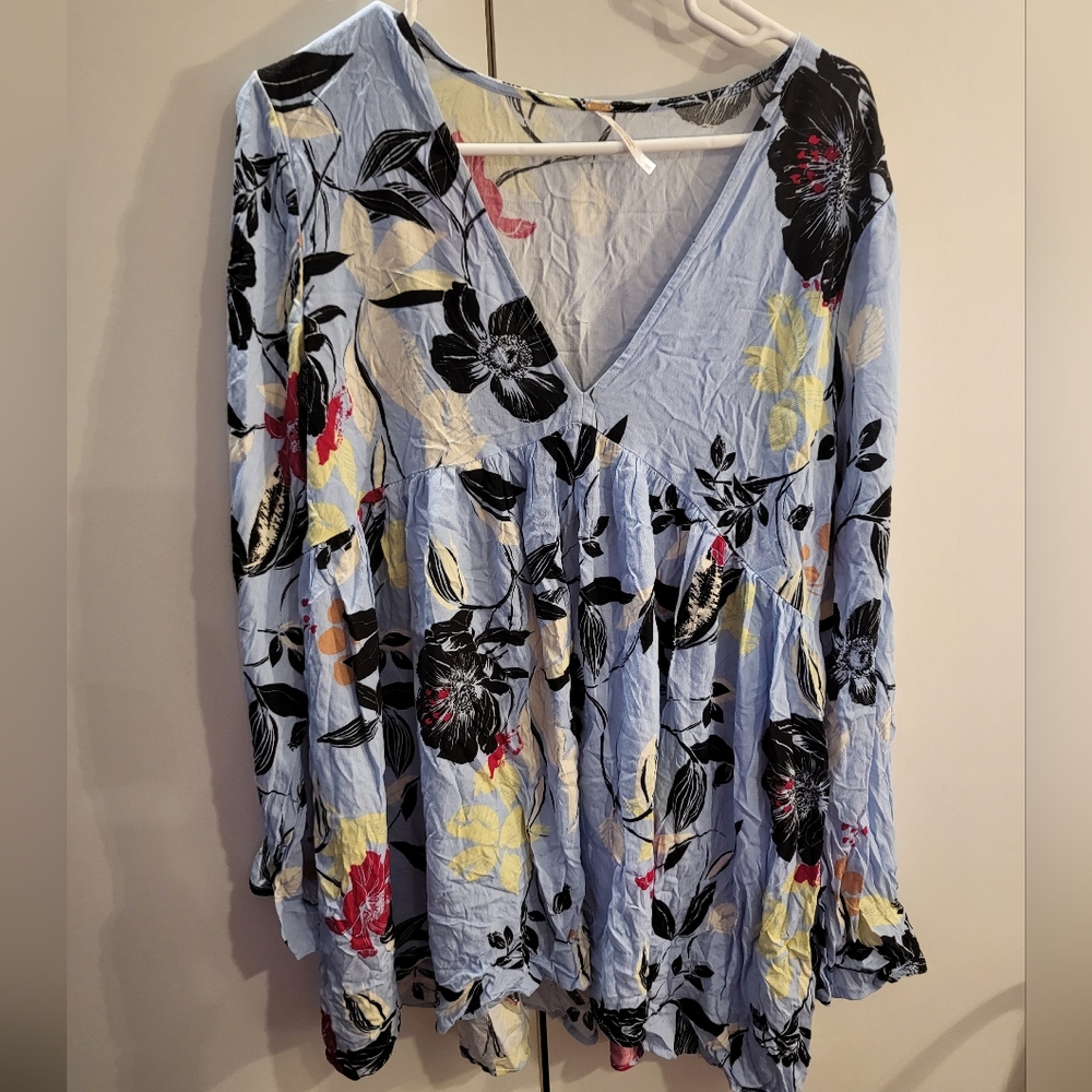 Free People Womans Large Blue Vneck Top